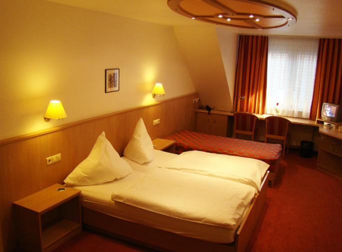 Hotel & Restaurant Zum Schwanen Neuried  エクステリア 写真